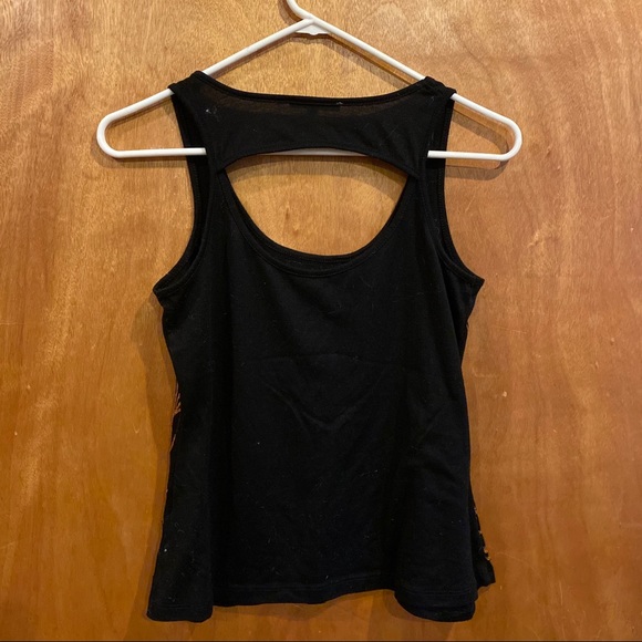 ❤️Black and Gold Sequin Top - Picture 3 of 4